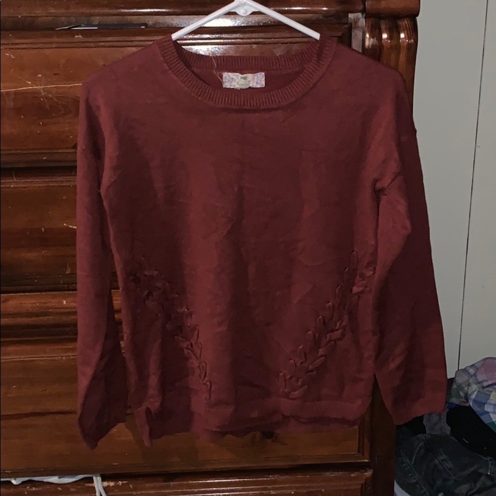 Maroon sweater